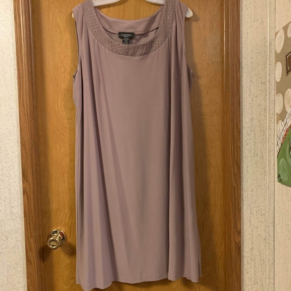 Mother of the Bride dress. - Picture 4 of 5